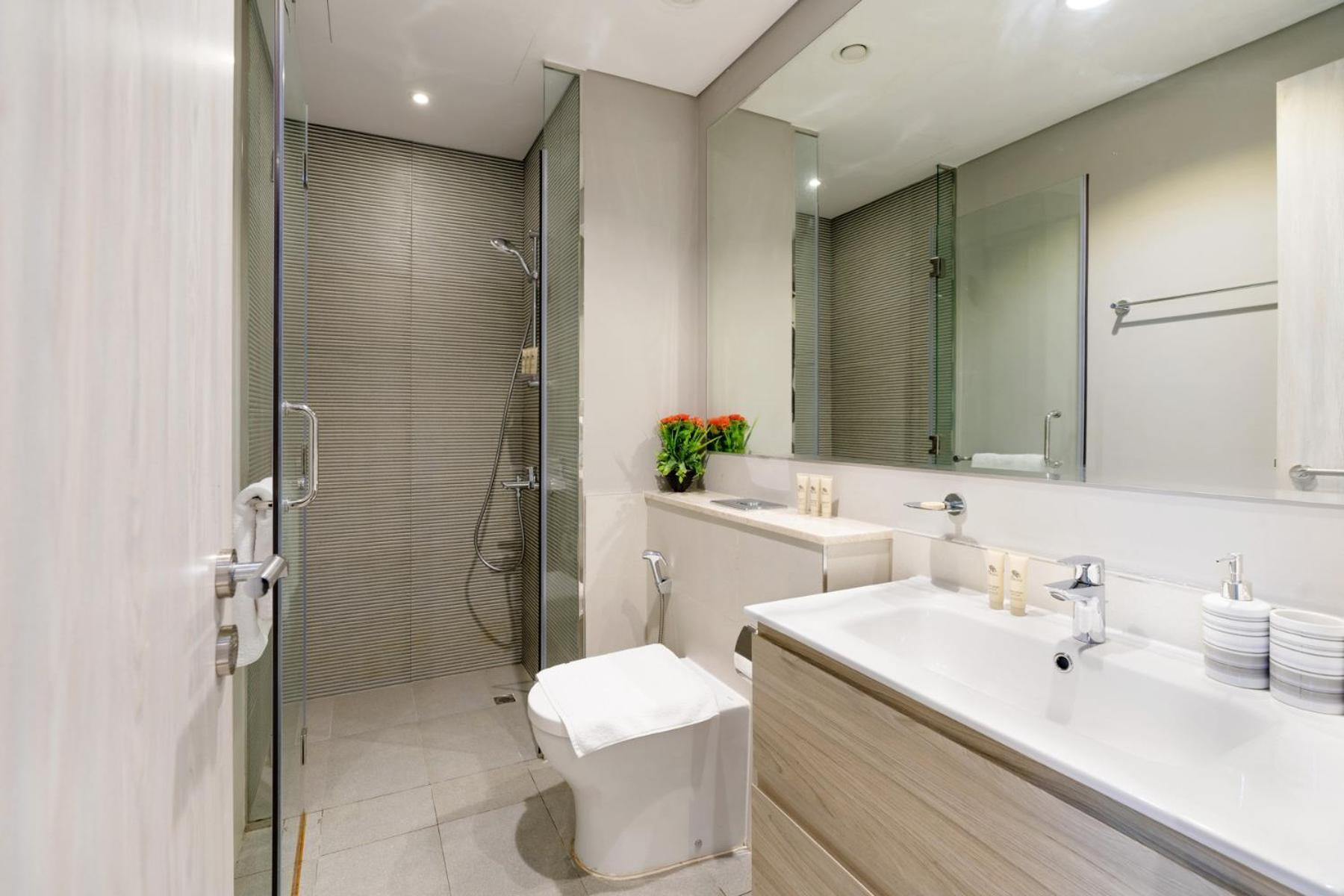 Apartment Stylish And Versatile For Business Or Leisure *